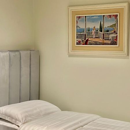 Bujtina Apsus Hotel Berat Ngoại thất bức ảnh