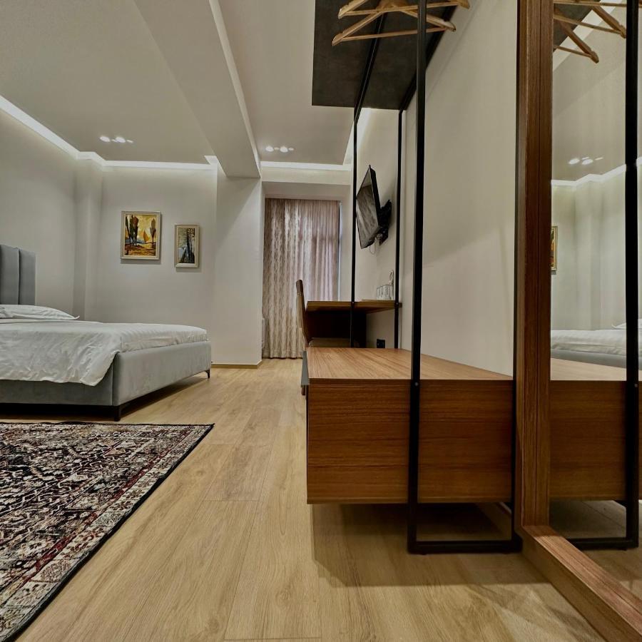 Bujtina Apsus Hotel Berat Ngoại thất bức ảnh