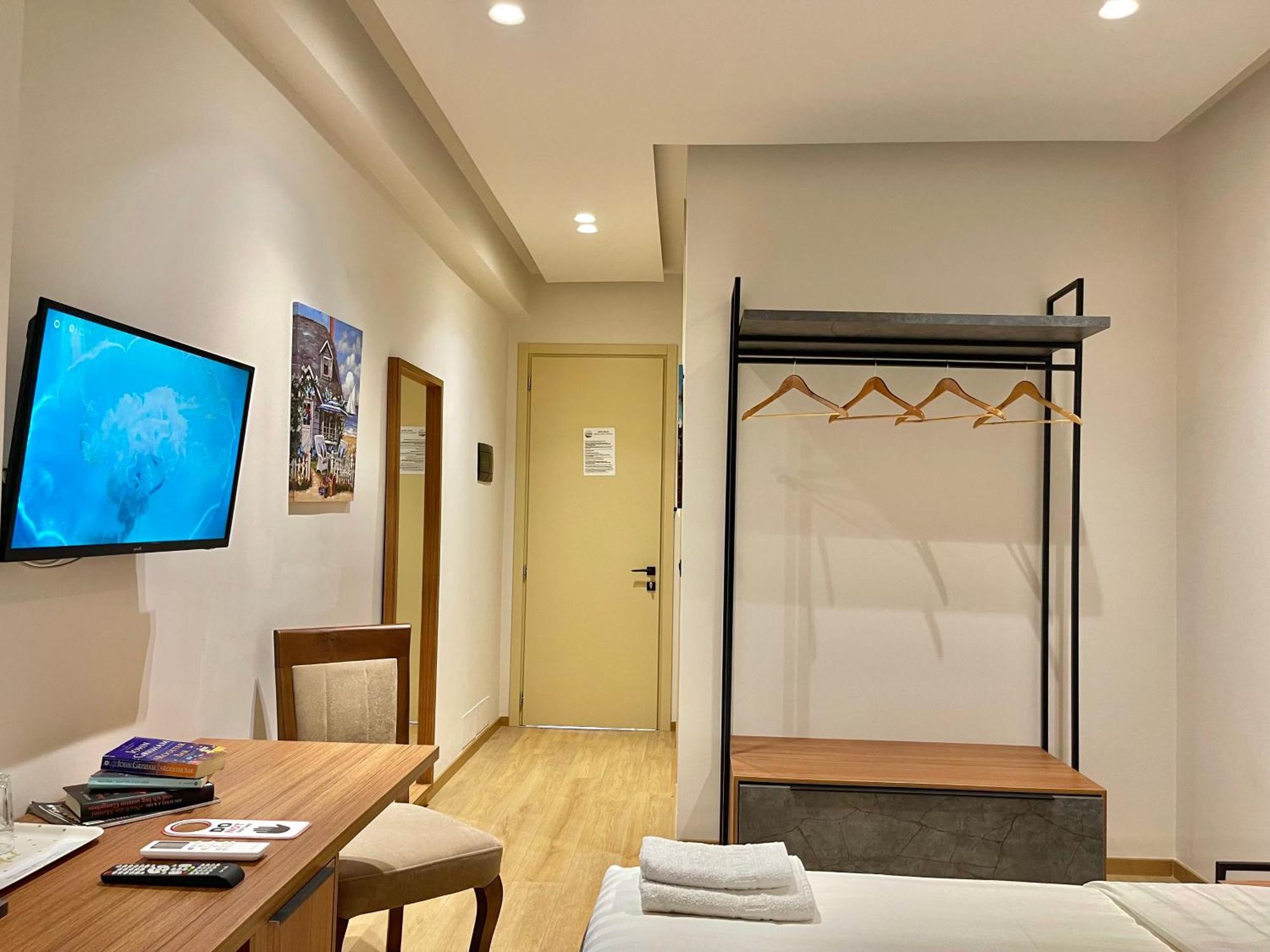Bujtina Apsus Hotel Berat Ngoại thất bức ảnh