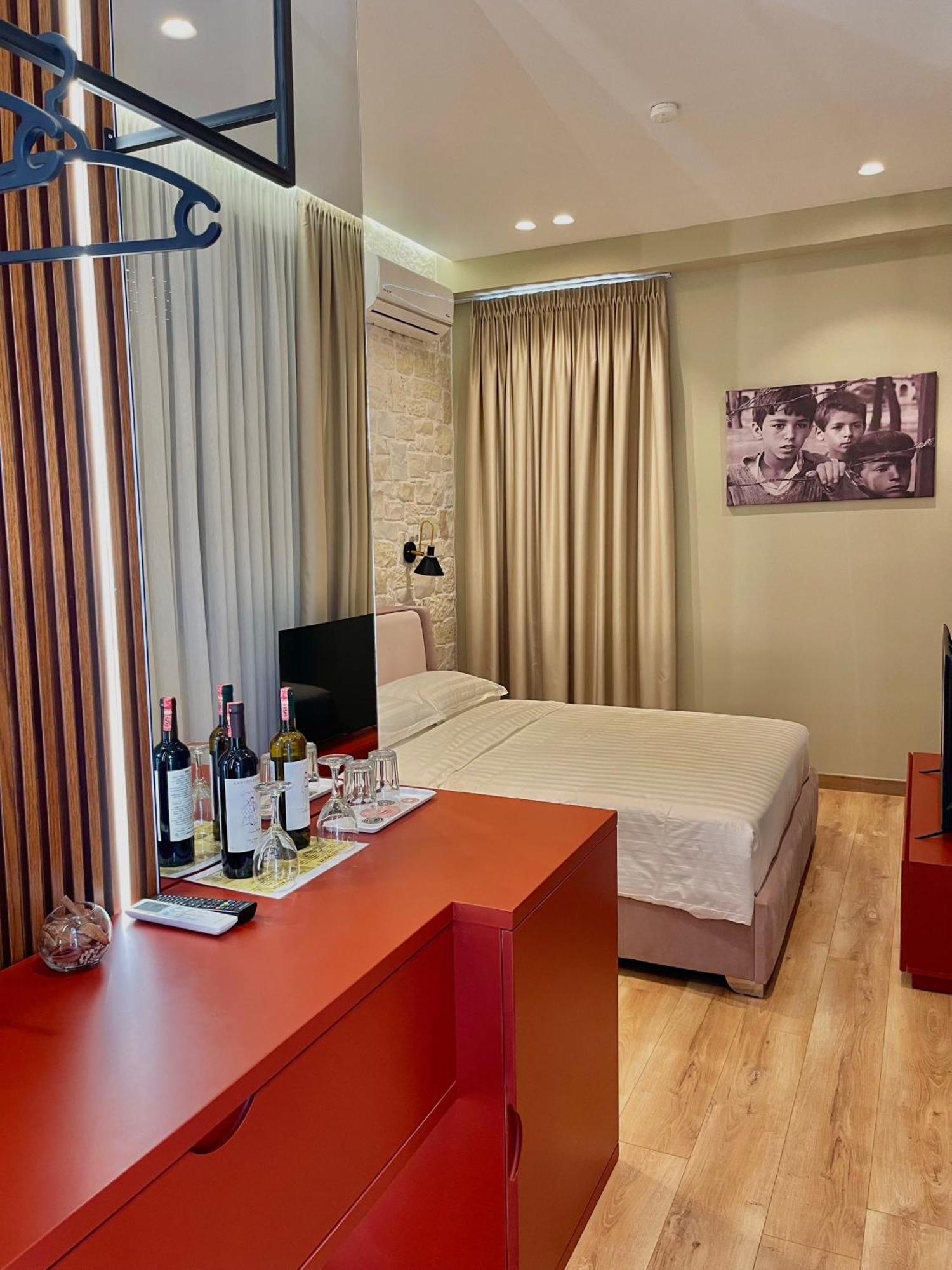 Bujtina Apsus Hotel Berat Ngoại thất bức ảnh
