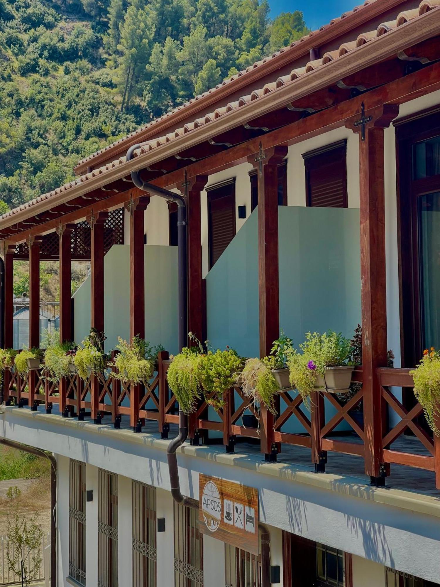 Bujtina Apsus Hotel Berat Ngoại thất bức ảnh